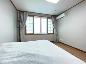 Seogwipo Ssorrento Pension
